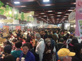 養生穀物飲試喝攤位現場擠爆