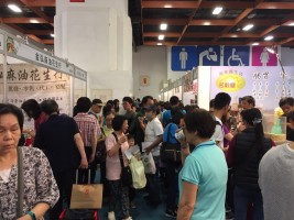 民眾熱情試飲